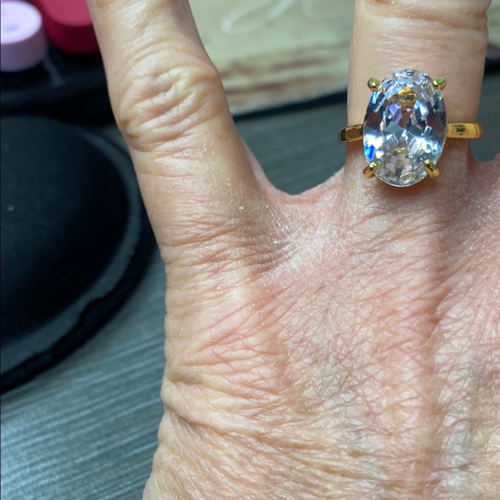 Gold-Plated Oval Moissanite - Gold 925